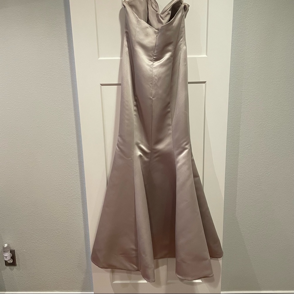 Hayley Paige Occasions - SZ 10 Candlelight Bridesmaid Dress - 5668 - Picture 4 of 7